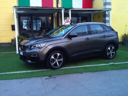 PEUGEOT 3008 1.5 HDI BUSINESS pieno