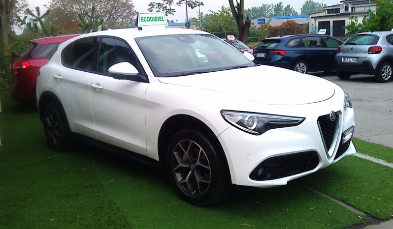 Alfa Romeo Stelvio Stelvio  2.2 t Executive Q4 210cv auto pieno
