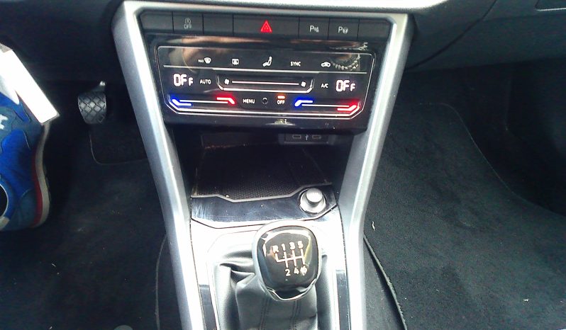 Volkswagen T-Roc pieno