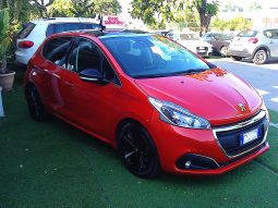 Peugeot 208 208 5p 1.6 bluehdi Black Line 75cv pieno