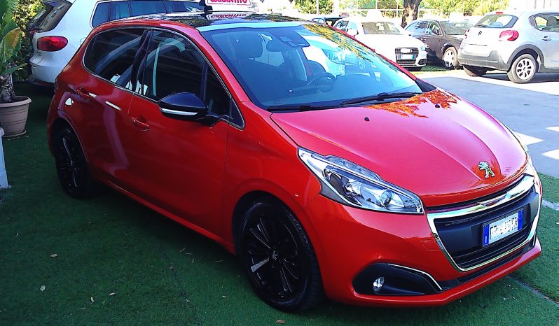 Peugeot 208 208 5p 1.6 bluehdi Black Line 75cv pieno