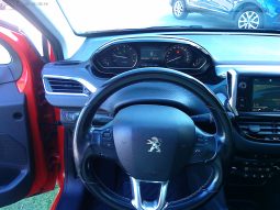 Peugeot 208 208 5p 1.6 bluehdi Black Line 75cv pieno